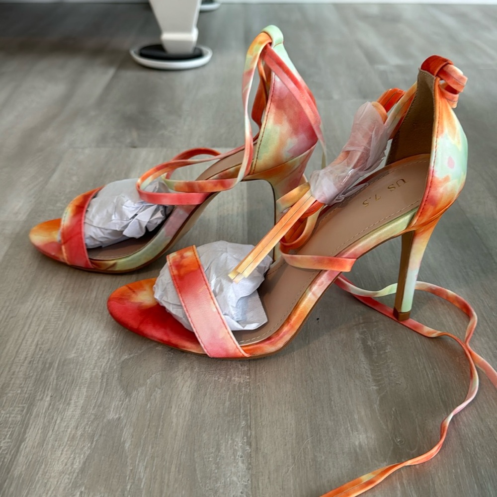 Allegra K size 7.5 brand new in box. Too small and missed return window.